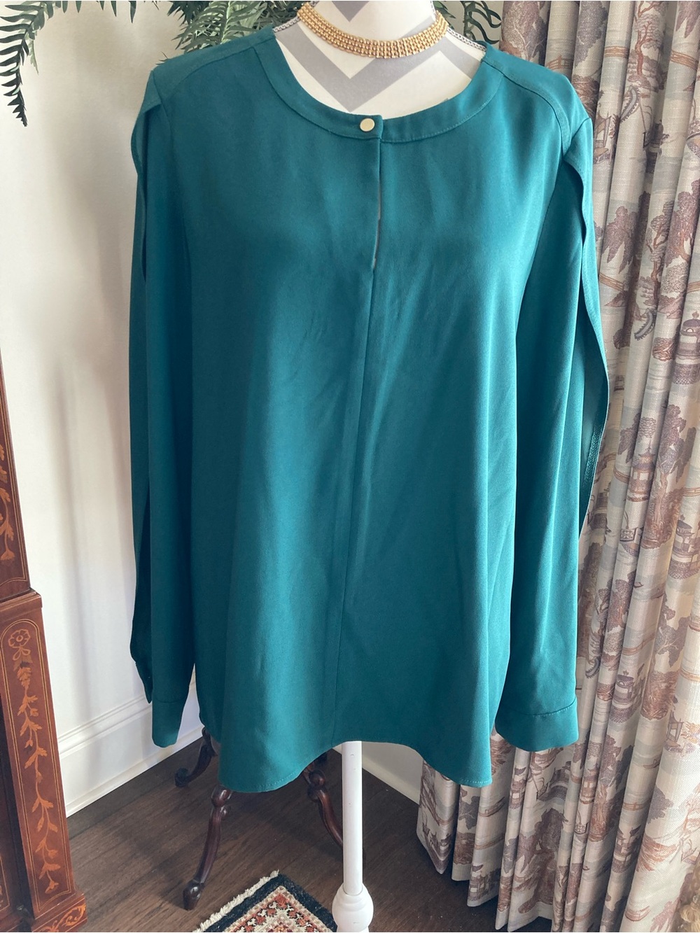 Donna Karan Teal Green Long-Sleeve Round-Neck Blouse